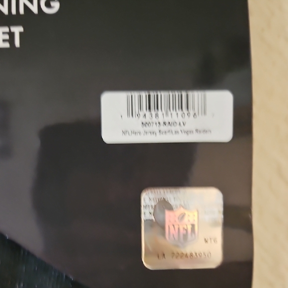 NFL Raiders Black Scarf - Picture 4 of 5